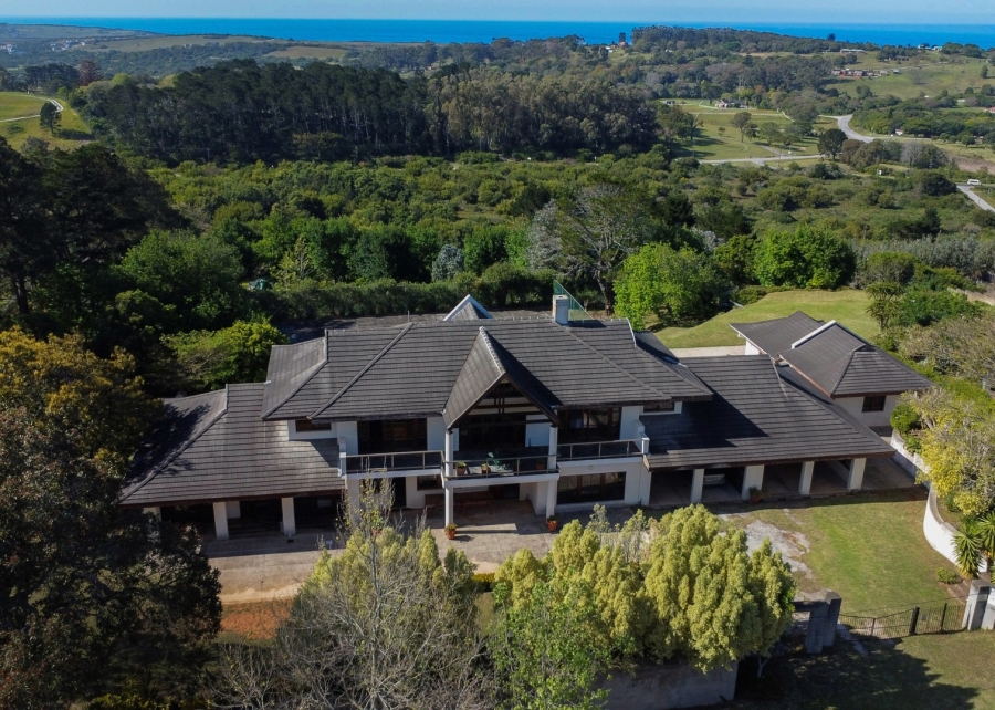 8 Bedroom Property for Sale in Colleen Glen Eastern Cape